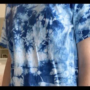blue tie dyed t-shirt (option to be cropped)
